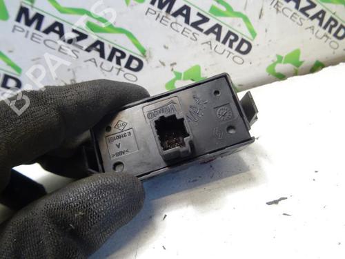Used Warning switch RENAULT CLIO III (BR0/1, CR0/1) 1.5 dCi (88 hp) 20058182
