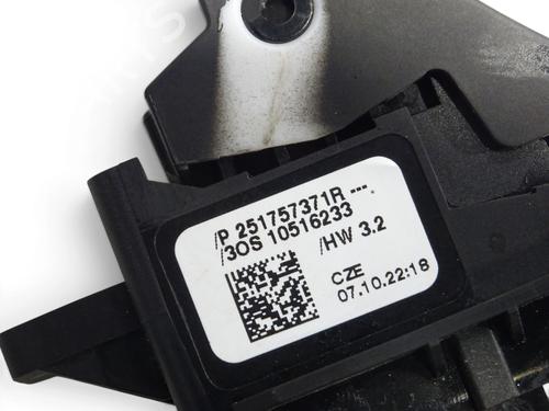 Used Switch Switch RENAULT MEGANE E-TECH SUV EV60 (BNJ1) (218 hp) 39728825 39728825