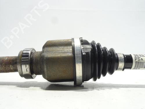 Right front driveshaft PEUGEOT 5008 (0U_, 0E_) 2.0 HDi 150 / BlueHDi 150 | BP25594468M39 