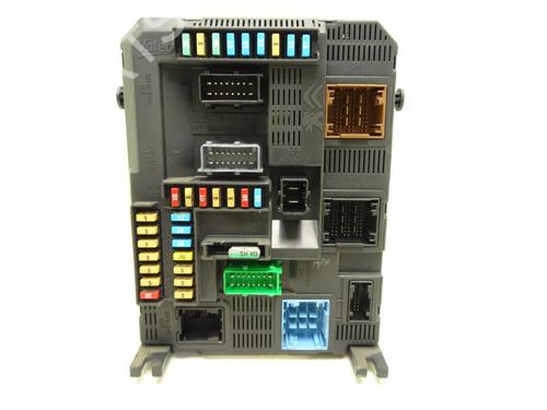 Used Fuse box PEUGEOT 308 SW II (LC_, LJ_, LR_, LX_, L4_) 1.6 BlueHDi 120 (120 hp) 31641645