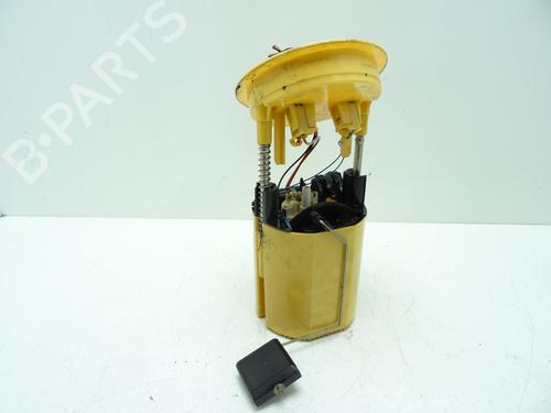 Used Fuel pump BMW 1 (E87) 118 d (143 hp) 30648319
