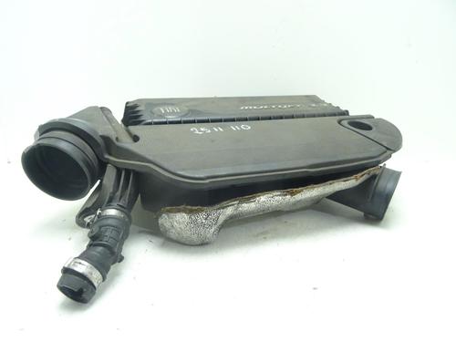 Used Air filter box Air filter box FIAT PANDA (169_) 1.3 D Multijet (169AXG1A, 169AXD1A) (75 hp) 33738800 33738800