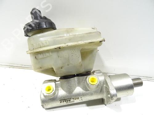 Used Brake master cylinder Brake master cylinder RENAULT RAPID Box Body/MPV (F40_, G40_) 1.9 D (F40R) (54 hp) 31024127 31024127