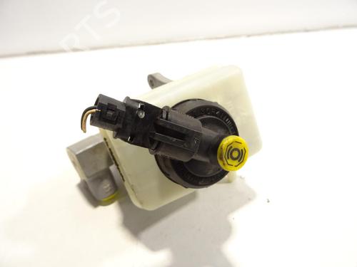 Brake master cylinder DACIA DUSTER (HS_) 1.5 dCi 4x4 (HSMC, HSMD) | BP28360854M77 