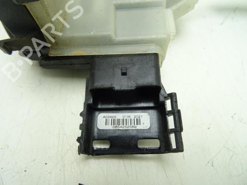 front-right-lock-opel-corsa-f-p2jo-2019-28140331 main image