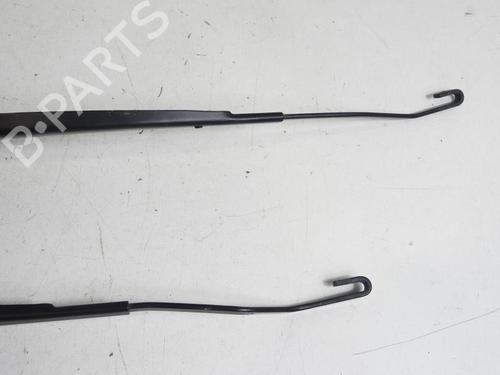Front windshield wiper arm HYUNDAI ix35 (LM, EL, ELH) 1.7 CRDi | BP20043702C143 