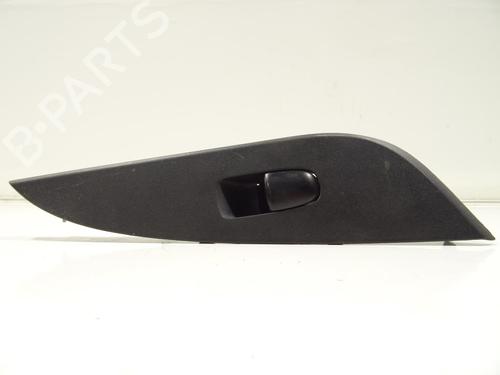 Used Left rear window switch Left rear window switch NISSAN PULSAR Hatchback (C13) 1.2 DIG-T (115 hp) 27716490 27716490