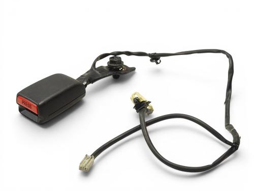 Engate do cinto Engate do cinto MITSUBISHI L200 / TRITON (KA_T, KB_T) 2.5 DI-D 4WD (KB4T) (178 hp) 35961532 35961532