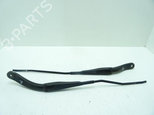 front-windshield-wiper-arm-dacia-sandero-ii-2012-32776464 main image