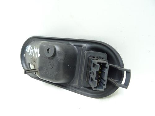 Used Right rear window switch Right rear window switch LAND ROVER DISCOVERY II (L318) 2.5 Td5 4x4 (139 hp) 31924964 31924964