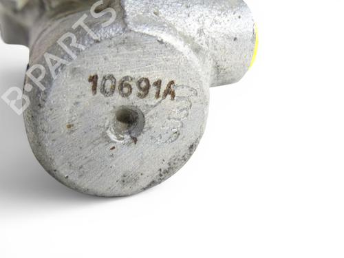 Hovedbremsecylinder Hovedbremsecylinder IVECO DAILY IV Van 35C13 V, 35C13 V/P, 35S13 V, 35S13 V/P (126 hp) 37589275 37589275