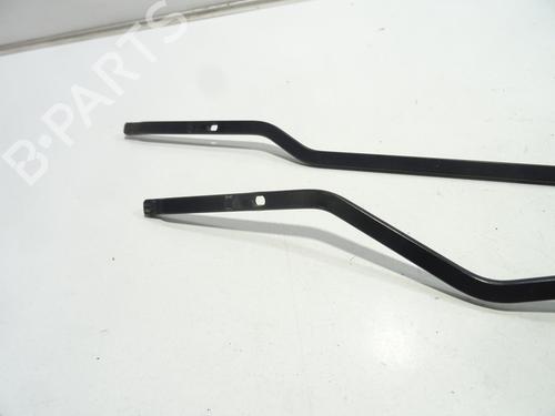 front-windshield-wiper-arm-renault-megane-iv-hatchback-b9amn_-2015-25892146 main image