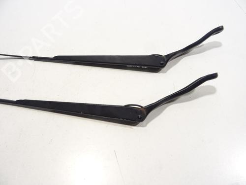 Front windshield wiper arm FORD FIESTA V (JH_, JD_) 1.3 | BP29484661C143 
