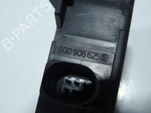 Used Electronic module Electronic module SEAT TOLEDO III (5P2) 1.9 TDI (105 hp) 33991391 33991391