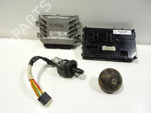 Used Electronic module RENAULT CLIO II (BB_, CB_) 1.2 (BB0A, BB0F, BB10, BB1K, BB28, BB2D, BB2H, CB0A,... (58 hp) 28086461