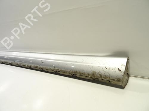 Used Right sideskirt Right sideskirt MERCEDES-BENZ VITO Mixto (Double Cabin) (W447) 119 CDI 4-matic (447.701, 447.703, 447.705) (190 hp) 26177156 26177156