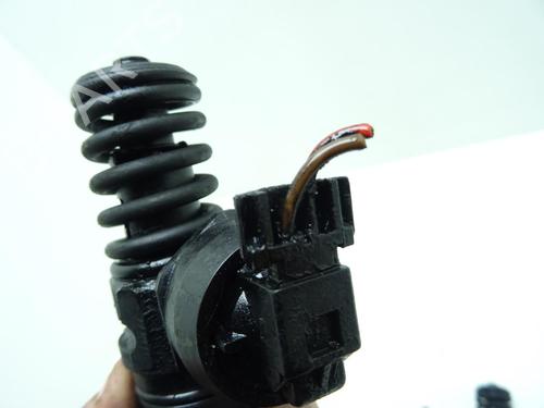 Used Injector Injector VW GOLF V (1K1) 1.9 TDI (105 hp) 33315529 33315529