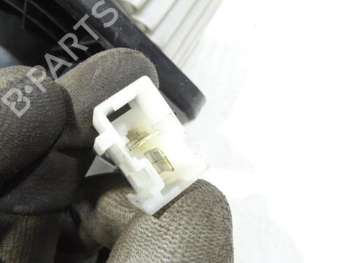 Used Heater blower motor Heater blower motor SUZUKI GRAND VITARA II (JT, TE, TD) 1.9 DDiS All-wheel Drive (JT419, TD44, JB419WD, JB419XD,... (129 hp) 26907069 26907069