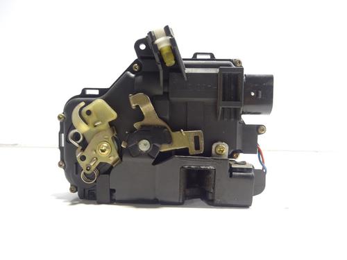 Front left lock AUDI A4 B6 Avant (8E5) 2.5 TDI | BP30106790C98