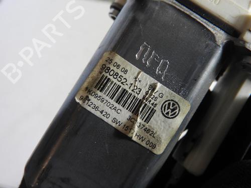 Right front window motor VW PASSAT B6 (3C2) 1.9 TDI | BP21969643E20 