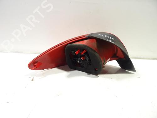 Right taillight PEUGEOT 206+ (2L_, 2M_) 1.4 HDi eco 70 | BP32233539C35