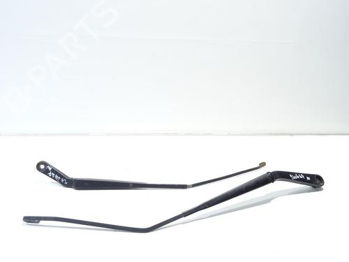 Used Front windshield wiper arm NISSAN JUKE (F15) 1.5 dCi (110 hp) 29590709