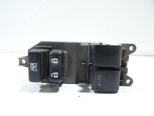 Used Left front window switch TOYOTA YARIS (_P9_) 1.4 D-4D (NLP90_, NLP90R) (90 hp) 32137024