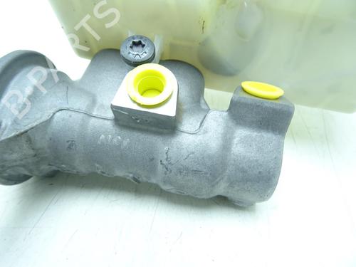 brake-master-cylinder-dacia-duster-hs_-2010-2011-2012-2013-2014-2015-2016-2017-2018-29543295 main image