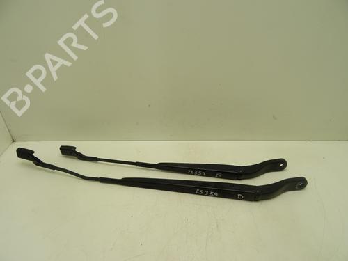 Used Front windshield wiper arm OPEL CORSA F (P2JO) 1.2 (68) (101 hp) 28140327