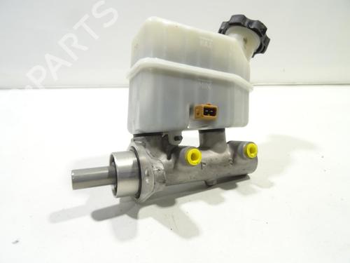 Used Brake master cylinder HYUNDAI TUCSON (JM) 2.0 CRDi (140 hp) 24658701