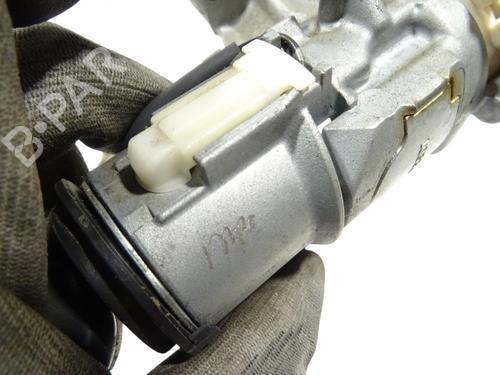 electronic-module-toyota-rav-4-ii-_a2_-2000-2001-2002-2003-2004-2005-38271419 main image