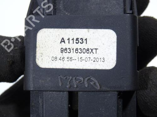 Left front window switch LIGIER JS50 0.5 | BP28332212I27 
