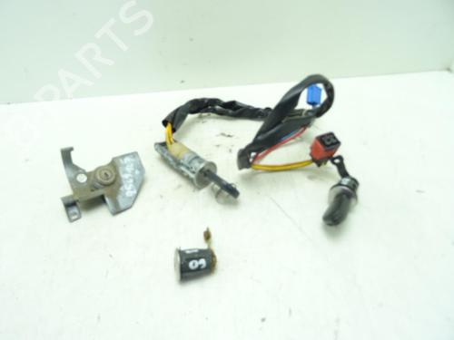 Used Ignition barrel CITROËN BERLINGO / BERLINGO FIRST MPV (MF_, GJK_, GFK_) 1.4 i (MFKFX, MFKFW, GJKFWB, GJKFWC, GFKFWC) (75 hp) 32274733