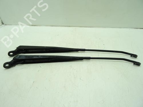Front windshield wiper arm NISSAN TERRANO II (R20) 2.7 TDi 4WD | BP24927733C143 