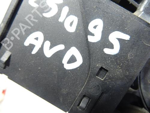 Used Right front window motor Right front window motor RENAULT MEGANE III Grandtour (KZ0/1) 1.5 dCi (KZ09, KZ0D, KZ1G, KZ29, KZ14, KZ1W, KZ10, KZ1F,... (110 hp) 33695883 33695883