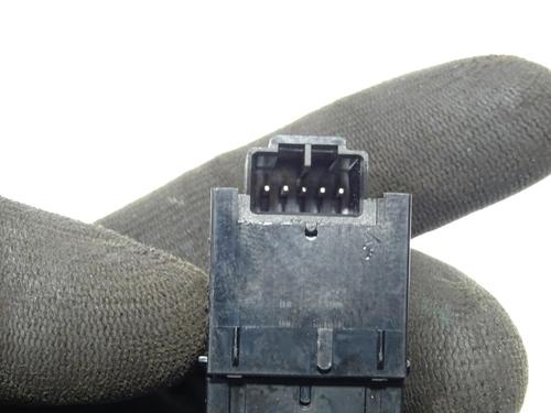 Used Switch Switch LAND ROVER RANGE ROVER SPORT I (L320) 2.7 D 4x4 (190 hp) 30535088 30535088
