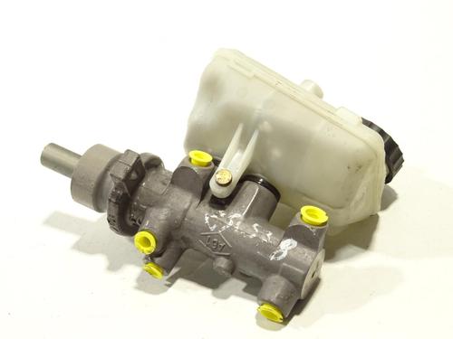 Used Brake master cylinder RENAULT TRAFIC Van (T_, P_, V_) 2.5 D (75 hp) 26526218