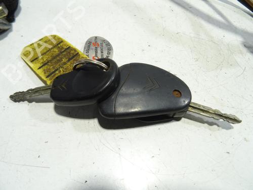Used Ignition barrel Ignition barrel CITROËN XSARA Break (N2) 1.9 TD (90 hp) 24588667 24588667