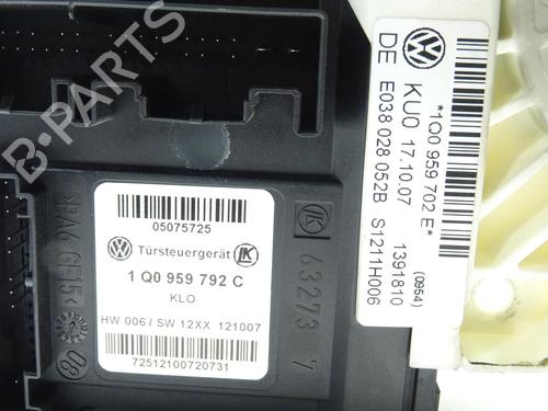 Right front window motor VW EOS (1F7, 1F8) 2.0 TDI | BP30542746E20