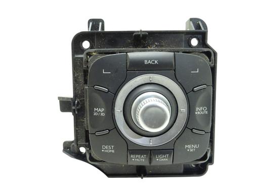 switch-renault-megane-iii-hatchback-bz01_-b3_-2008-39085998 main image