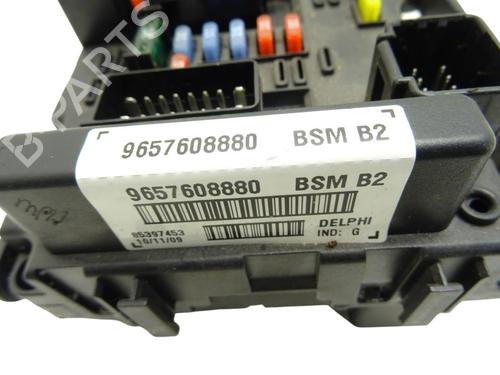 Used Fuse box Fuse box 37865040 37865040