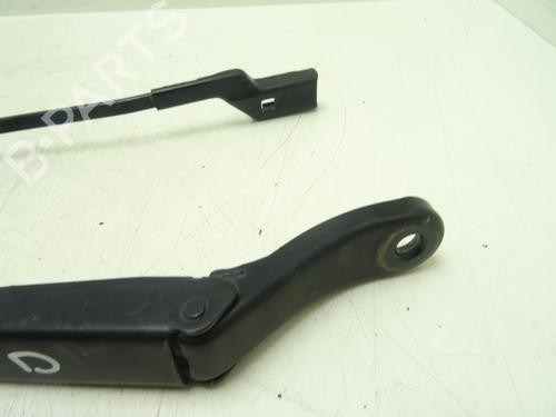 front-windshield-wiper-arm-peugeot-2008-i-cu_-2013-33659728 main image