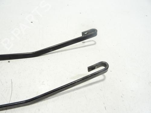Used Front windshield wiper arm Front windshield wiper arm PIAGGIO PORTER Bus Elektro (15 hp) 33532438 33532438