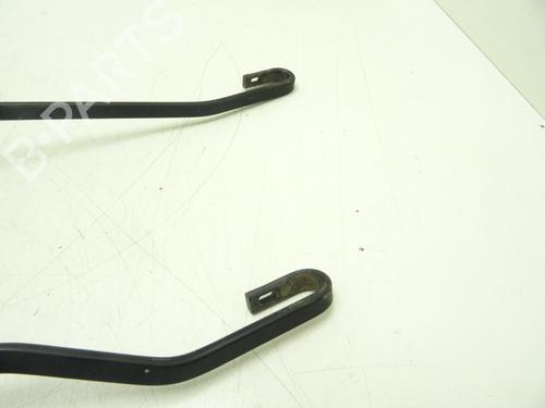 front-windshield-wiper-arm-dacia-lodgy-js_-2012-33946649 main image