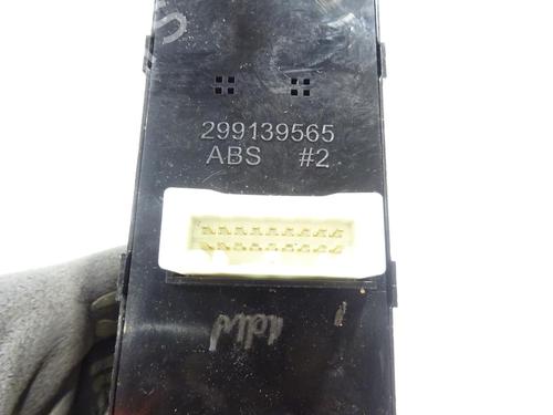 Used Left front window switch Left front window switch SSANGYONG TIVOLI 1.6 XDi 160 (115 hp) 32192588 32192588