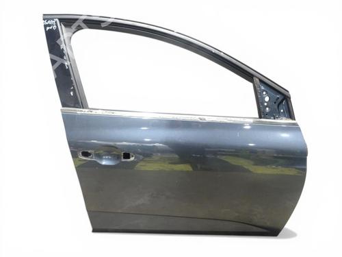 right-front-door-renault-megane-iv-hatchback-b9amn_-2015-37725110 main image
