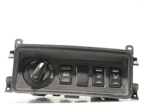 Used Electronic module NISSAN NAVARA NP300 (D40) 2.5 dCi 4WD (171 hp) 31669747