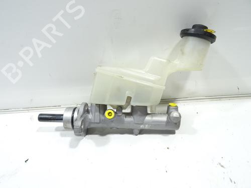 Used Brake master cylinder Brake master cylinder TOYOTA RAV 4 II (_A2_) 2.0 D 4WD (CLA20_, CLA21_, CLA20R, CLA21R) (116 hp) 32110419 32110419