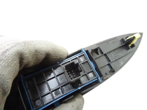 Used Right rear window switch Right rear window switch TOYOTA AVENSIS Estate (_T27_) 2.0 D-4D (ADT270_, ADT270R) (126 hp) 20040558 20040558