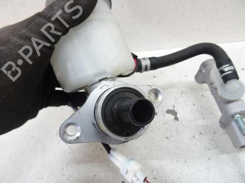 Brake master cylinder SUZUKI JIMNY Closed Off-Road Vehicle (SN) 1.5 DDiS 4x4 | BP20040358M77 